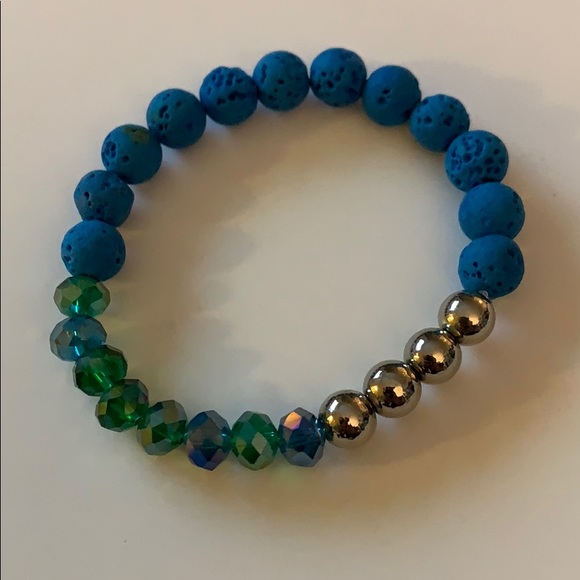 Assorted Handmade bracelets. - Picture 4 of 10